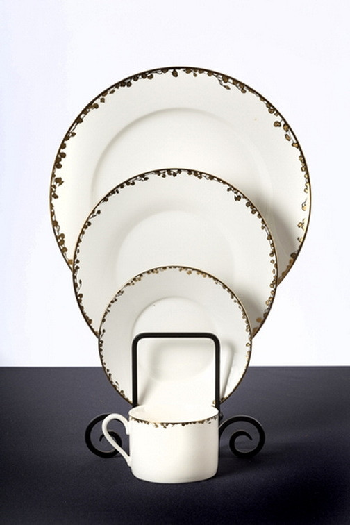 Laurel Leaf China